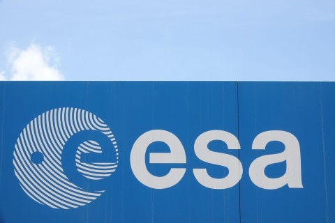 Esa und Nasa: Asteroid fliegt knapp an Erde vorbei