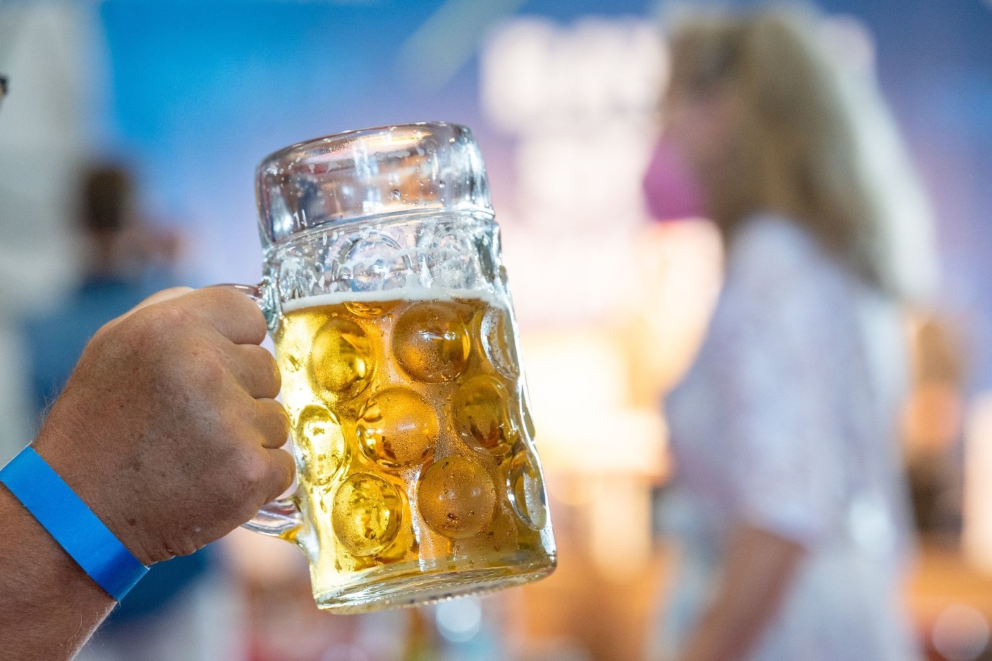 Schätzungen zufolge sind im Jahr 2022 mehr als 8000 Krebstodesfälle auf Alkoholkonsum zurückzuführen.