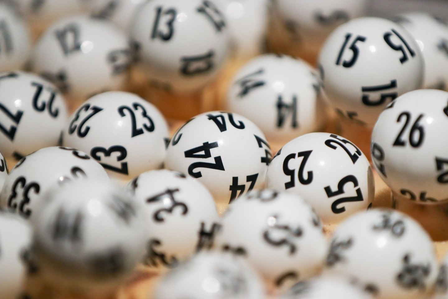 Die Lottokugeln haben einer 79-Jährigen aus Oberbayern Glück gebracht.