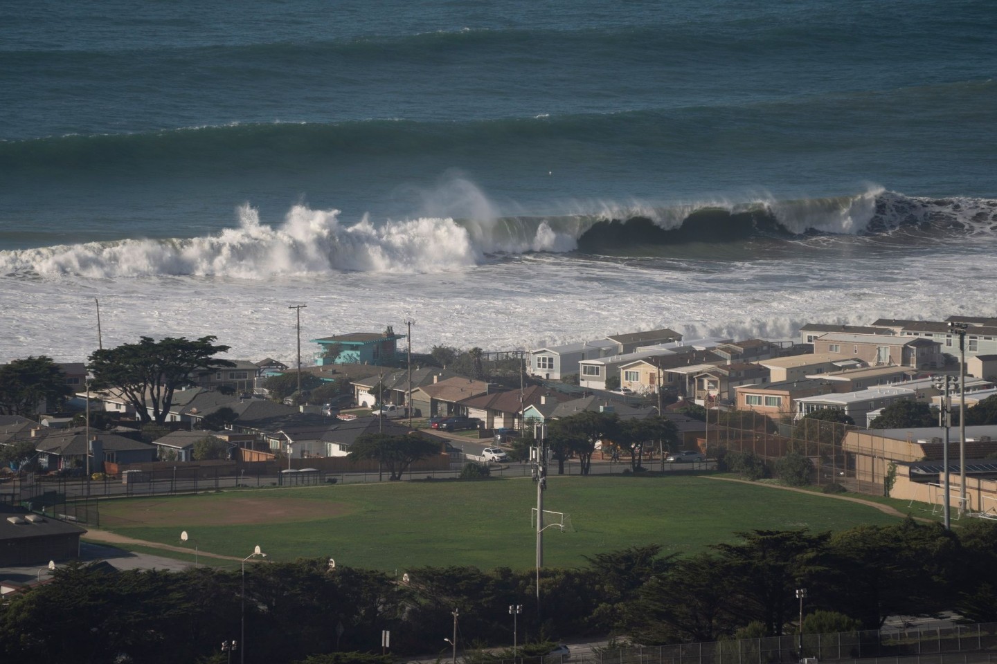 Gefährliche Monsterwellen» wüten vor kalifornischer Küste