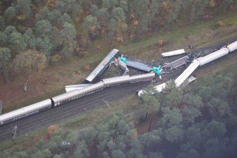 Kollision zweier Güterzüge - Wichtige Bahnstrecke gesperrt 