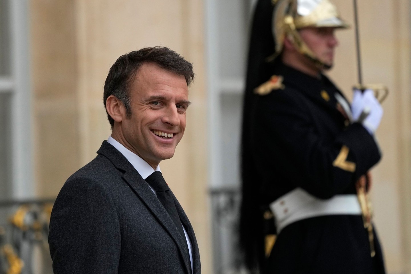 Emmanuel Macron, Präsident von Frankreich, zeigt sich gerne sportlich. Sendet er mit seinem neusten Foto sogar eine Botschaft?