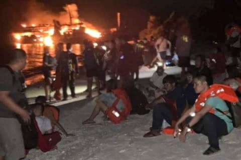 Mindestens 28 Tote bei Feuer auf Passagierfähre