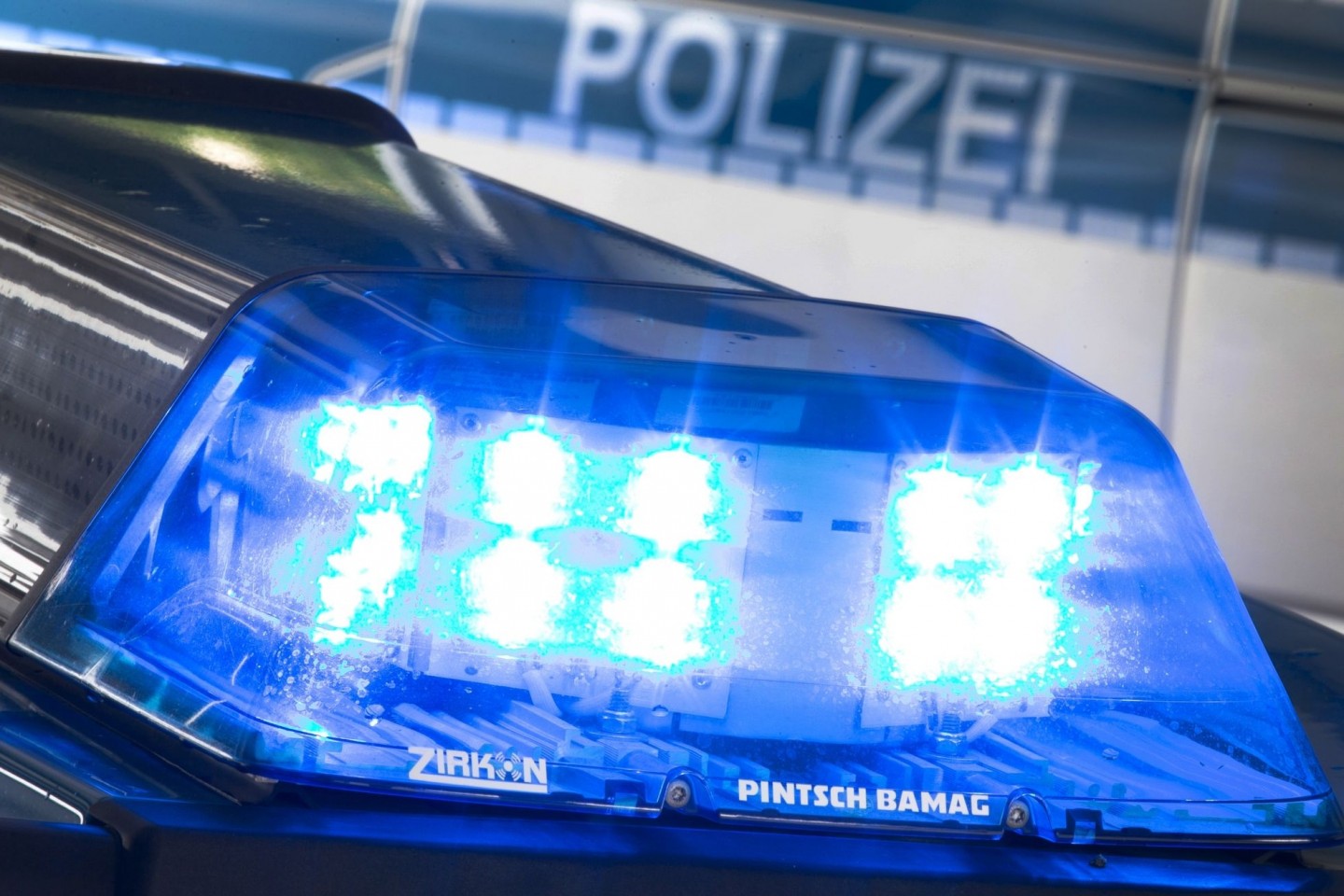 Die Polizei war am Freitagabend im Ruhrgebiet an mehreren Orten wegen Ermittlungen zur Drogenkriminalität im Einsatz.