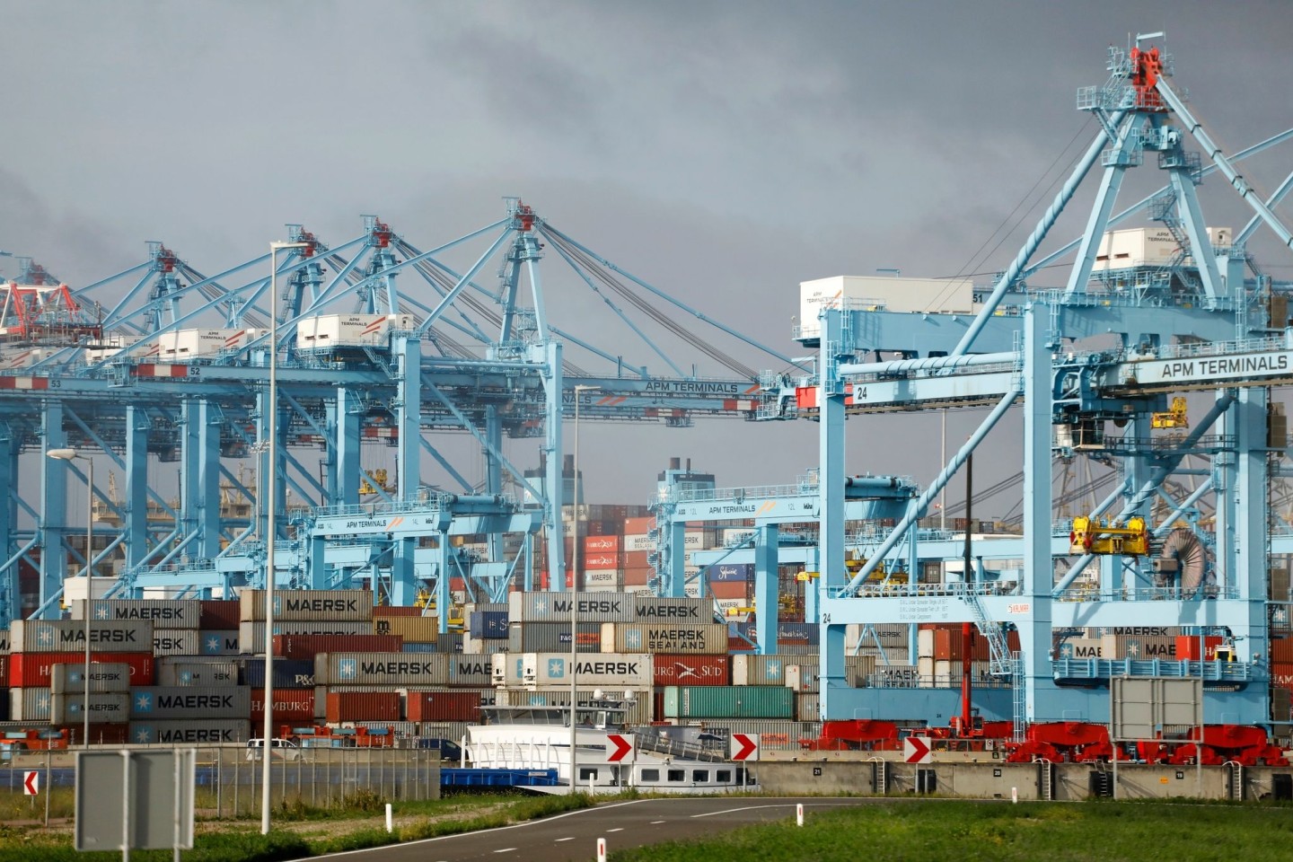 Fahnder haben 2021 im Hafen von Rotterdam eine Rekordmenge Kokain sichergestellt.