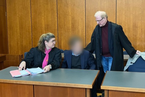 Strafe für Professor nach Misshandlung verschärft
