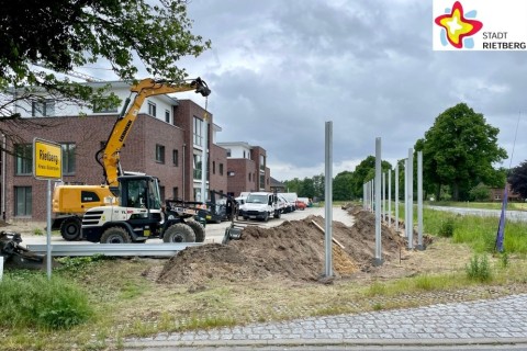 Neue Lärmschutzwand entlang der Wiedenbrücker Straße in Rietberg